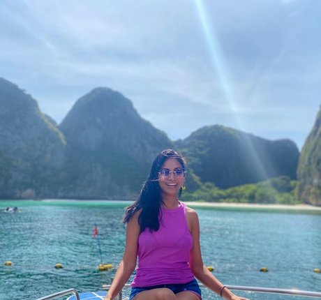 Shivani エロティックなスター 写真