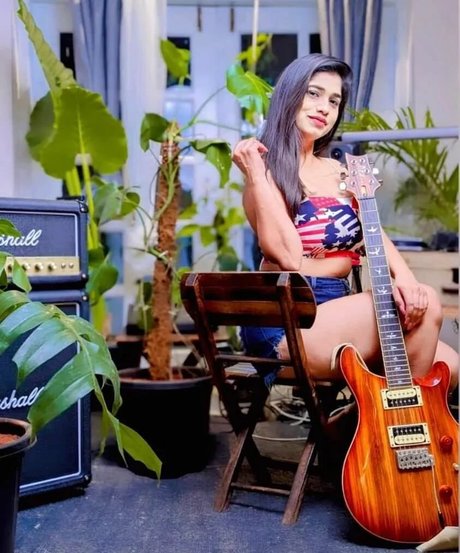 Pratika Sood xxxポルノスター 写真