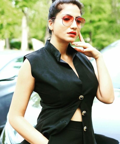 Komal Bhagat 完璧なモデル ギャラリー