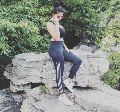 Komal Bhagat ポルノスター パーフェクト 写真