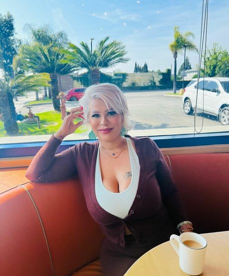 ボディビルダーカップルOnlyFans ポルノ 画像