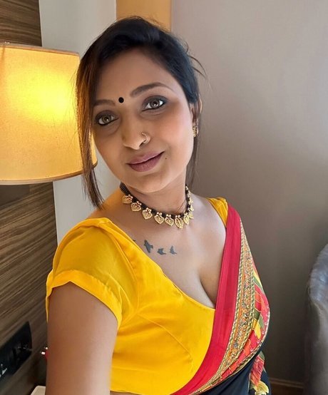 Roma Varadkar xxxスター 写真