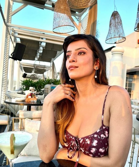 Akshita Dutta 高品質のポルノスター 写真