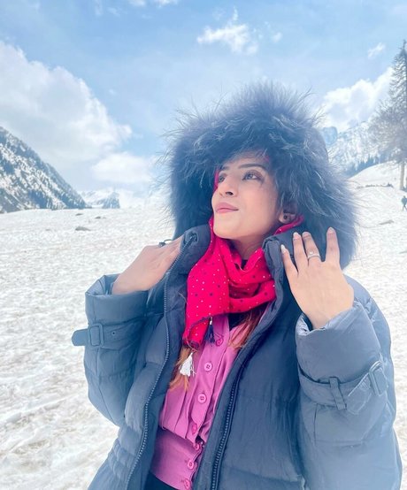 Akshita Dutta 高品質女優 写真