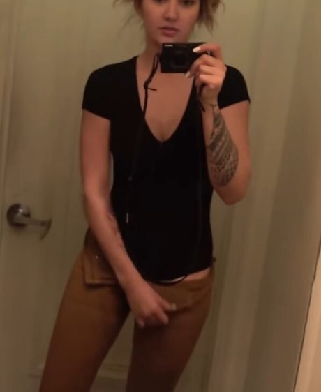 Geovanna Antoinette セックススター 写真