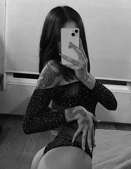 射精 顔射 OnlyFans セクシー裸 写真