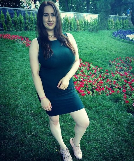 Olya Bulka セクシーなポルノスター 写真