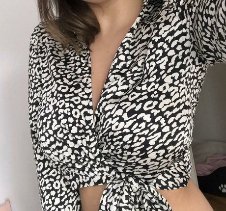 Lydia Harrison アートモデル 写真