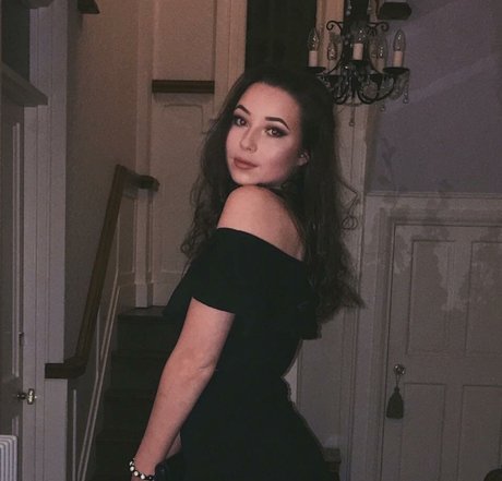 Lydia Harrison ポルノスター セクシー 写真