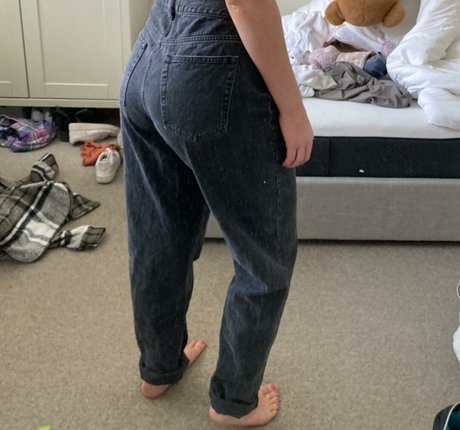 Lydia Harrison ヌードモデル 写真