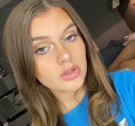 ティーンヌードOnlyFans セクシー裸 画像