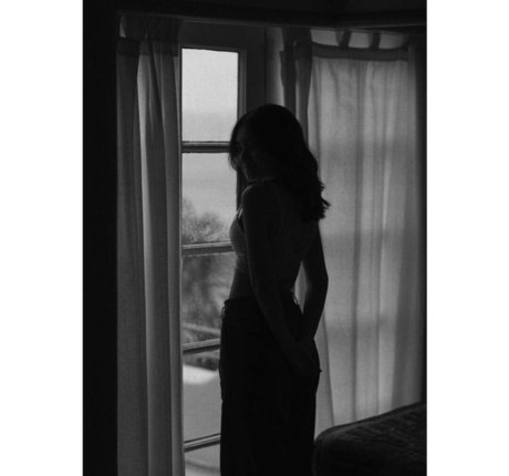 裸のトゥインクOnlyFans xxx ギャラリー