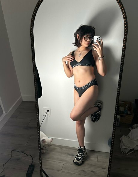 KianaVi 女優 写真