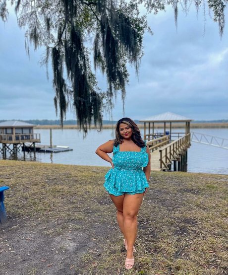 サッカーママOnlyFans アートポルノ アーカイブ