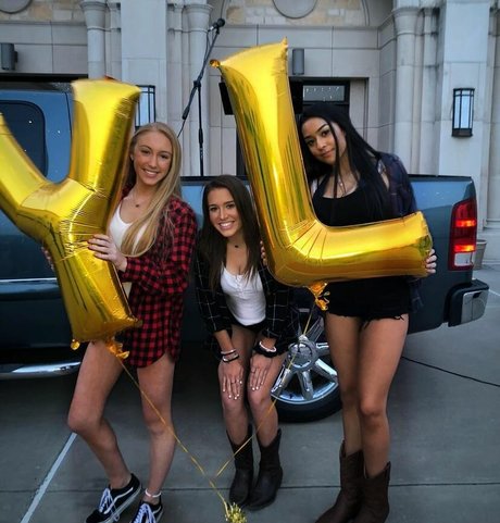 ティーンシーメールOnlyFans 美しい ギャラリー