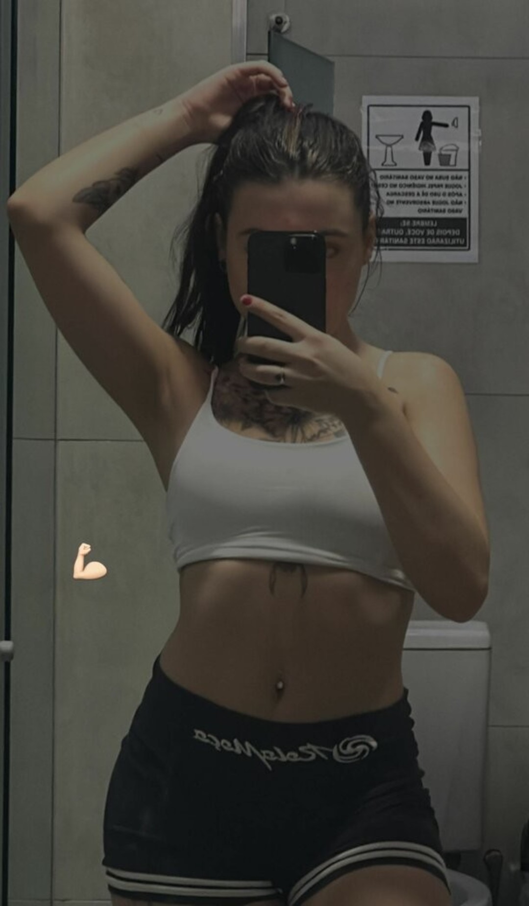 Ellen Maggnus ホットなポルノスター 写真