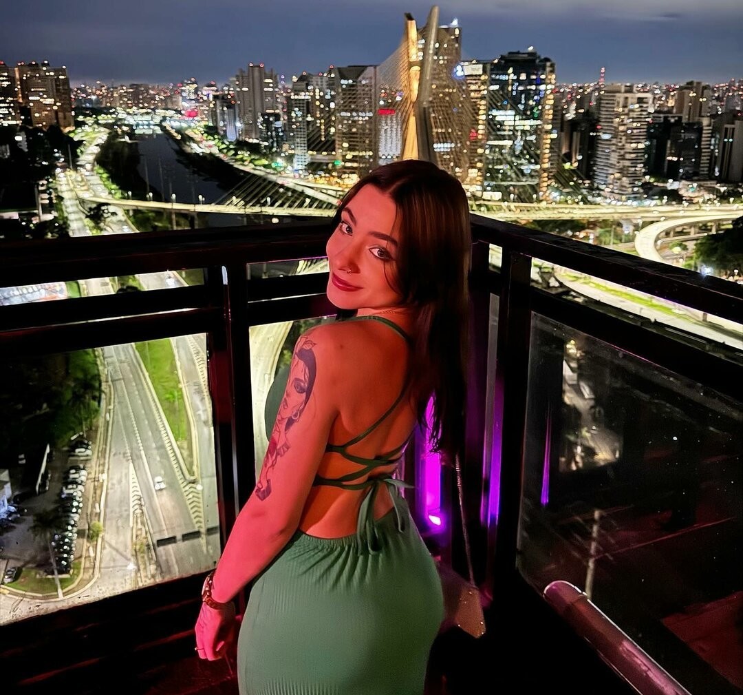 Ellen Maggnus xxxスター 写真