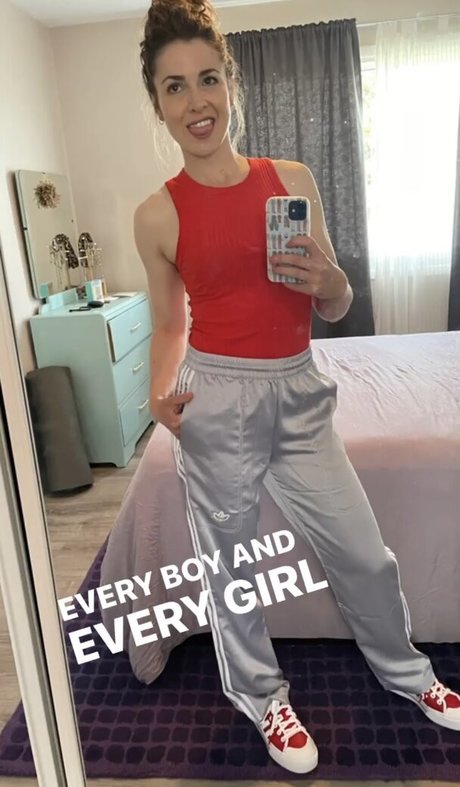 Gina Louise Phillips セクシーモデル 写真