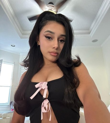 Laconejaaa Yamillca ポルノモデル 画像