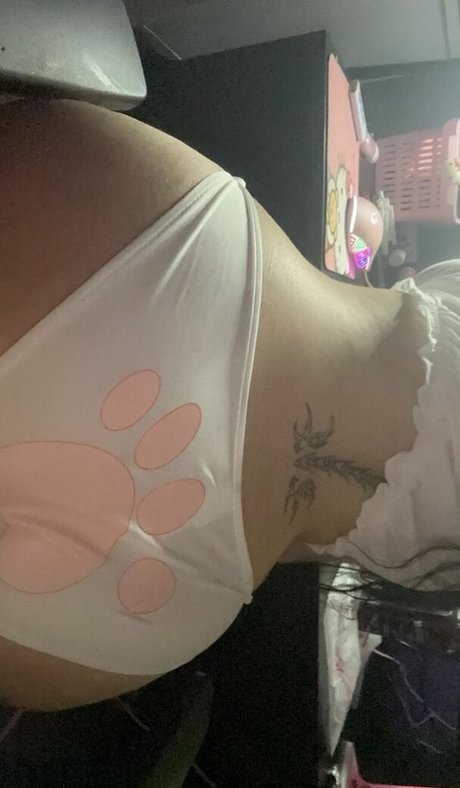 Yeahm8r Yamur Temiz_ ポルノ女優 ギャラリー