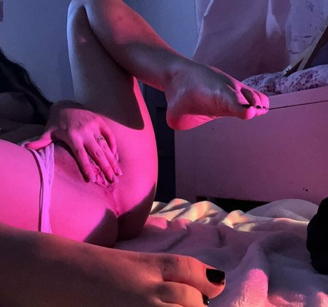 amritnicole_ エロティックなモデル 写真