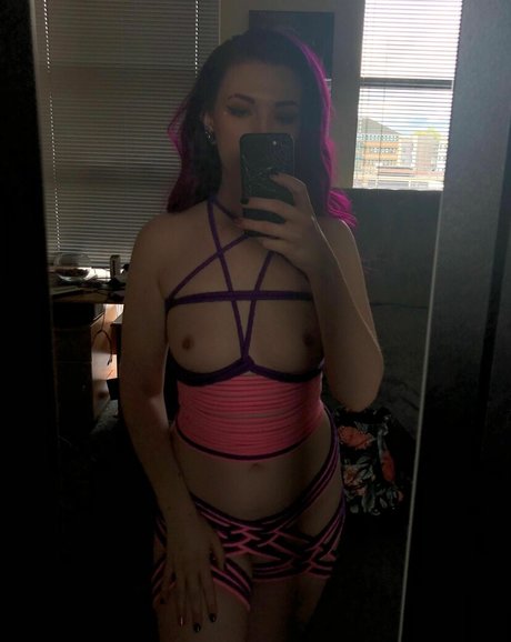 MYSTIK MINX セックスモデル 写真