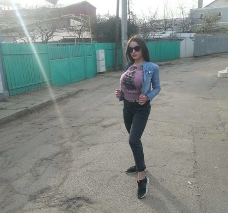 Denisa R Maria 完璧なスター 画像