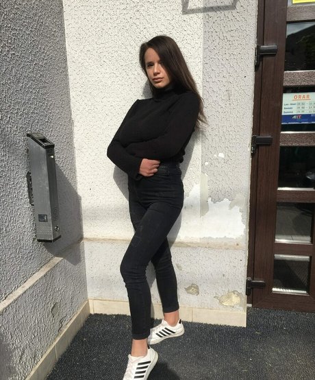 Denisa R Maria ヌード女優 写真