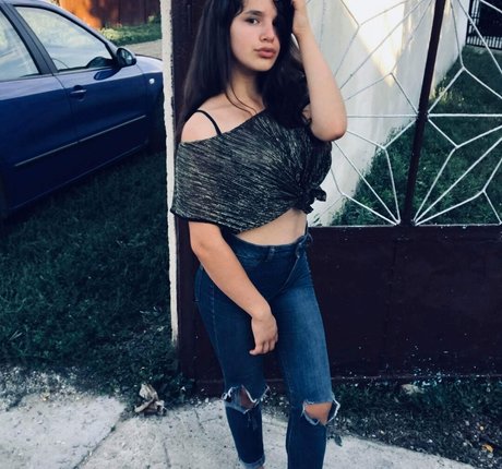 Denisa R Maria xxxポルノスター 写真