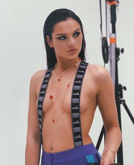 Famke Louise セクシーなスター 写真