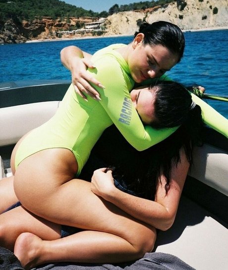 Famke Louise ポルノスター パーフェクト 写真