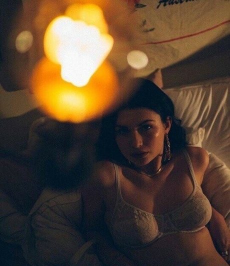 Willow Avalon かわいいポルノスター 写真