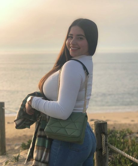 ゲイの若いOnlyFans アダルト 画像