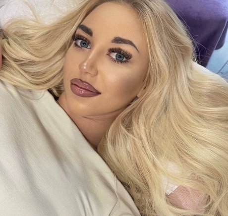 Kicaa Kristina Stani ヌードモデル 画像