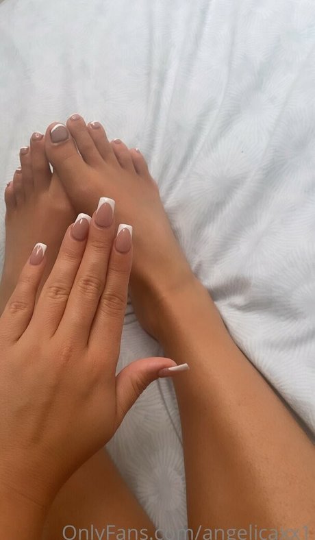 Angelica Sharpe ヌードスター 写真