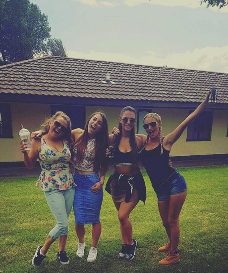 Angelica Sharpe ポルノスター ヌード 画像