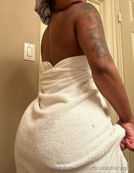 OfficialLadiiScorpio HDモデル 写真