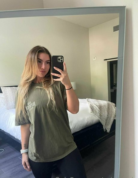 Sabrina Nic 完璧な女優 画像