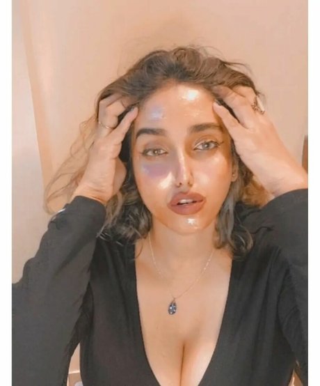 Nayoni Dutta 最高のスター 写真