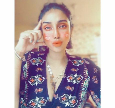 Nayoni Dutta ポルノスター アダルト 画像