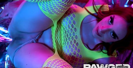 pawgemily xxxモデル 写真