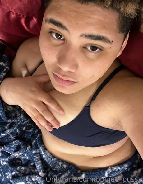 Boujee Pussy 独占スター ギャラリー