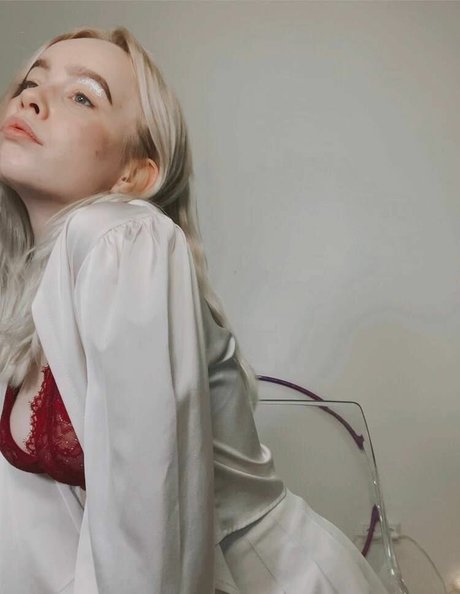 deni__dragons__ アダルト女優 画像