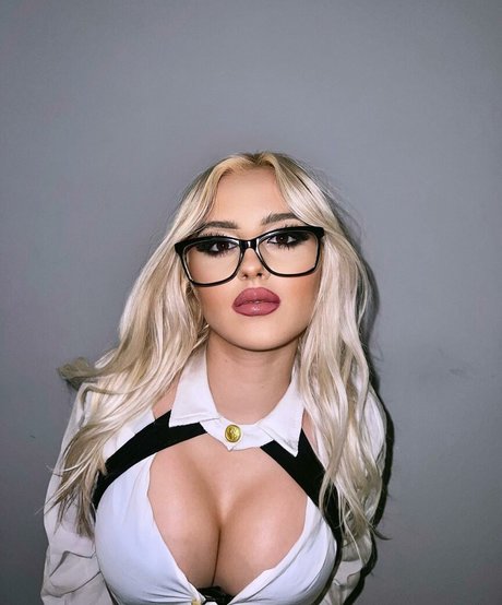 itsmoxieee 完璧なスター 写真