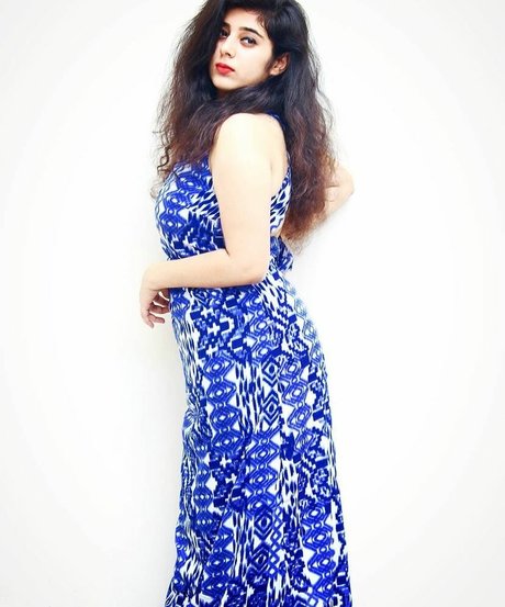 Apoorva Bhalla ヌードスター 画像