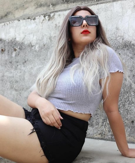 ゲイ・トゥインク・オンリーファンズ 可愛い 写真