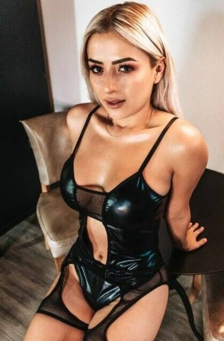 小さいチンポOnlyFans ホット 画像