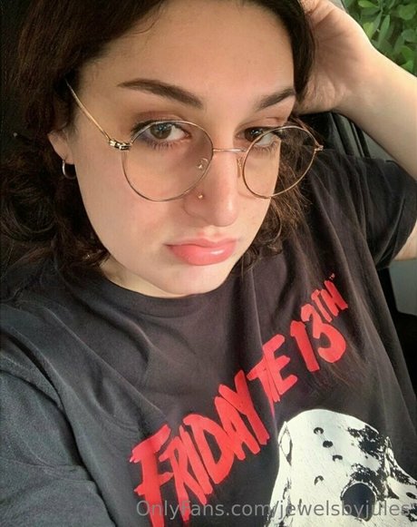 公共の場での猫のOnlyFans 限定 写真