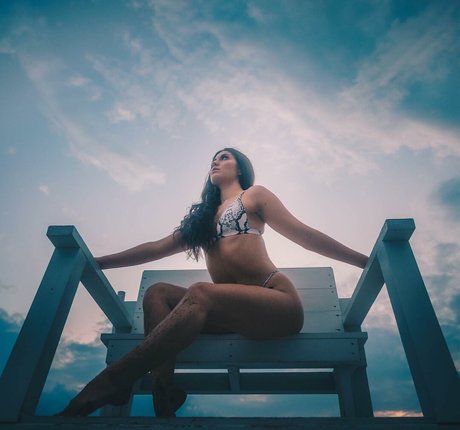 曲線美のティーンズOnlyFans ホット 写真