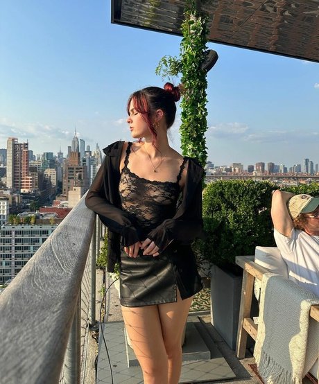 McKenzie Bell 高品質のポルノスター ギャラリー